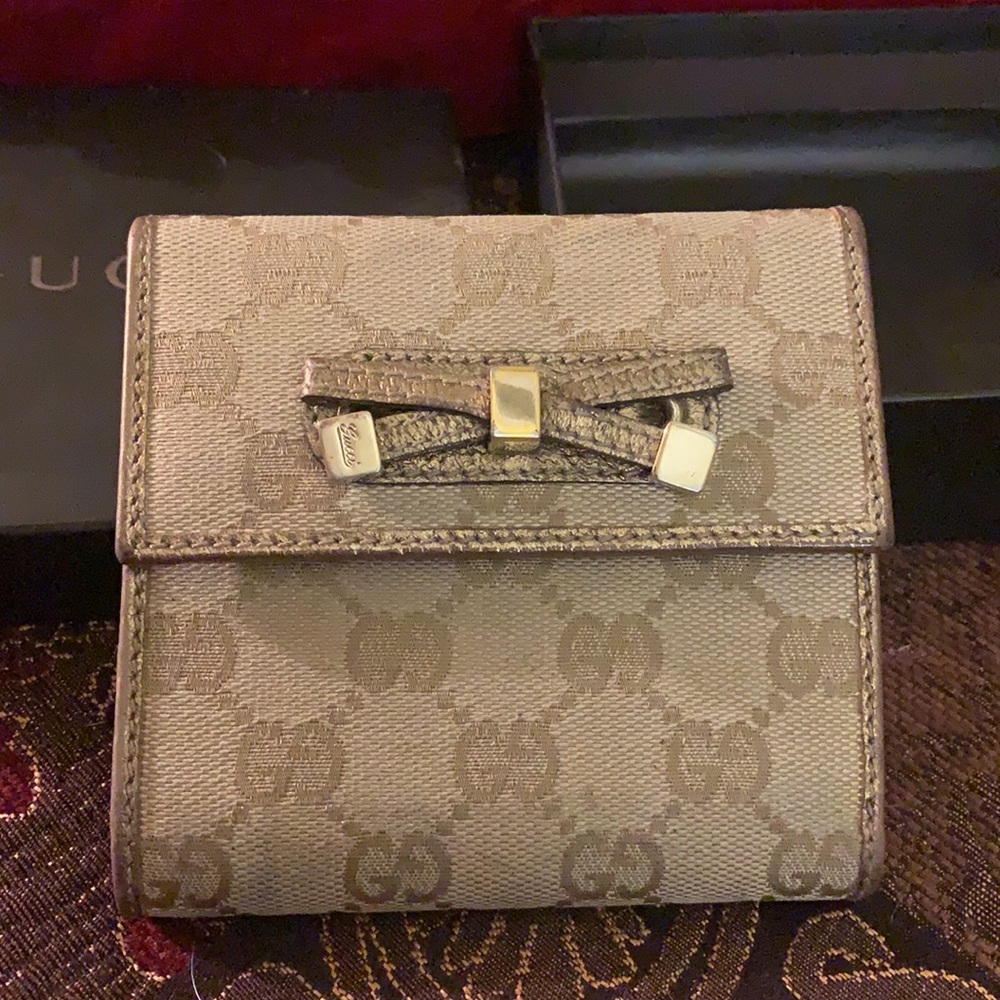 Authentic Gucci GG trifold bow wallet - Picture 8 of 14
